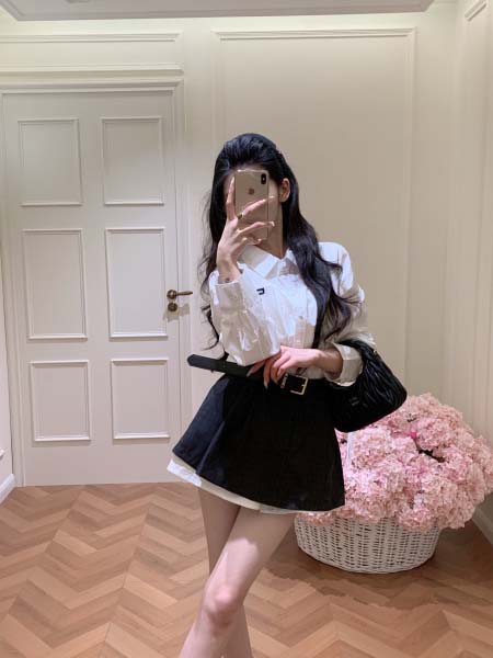 2026年3月6日入荷早春新作 Miumiuセット女性用ファ...