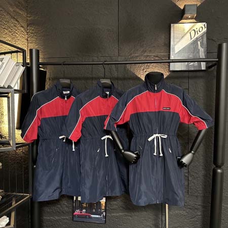 2026年3月9日入荷早春新作MIUMIU女性用ファッション...