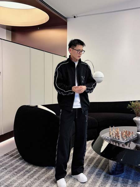 2026年3月23日入荷新作Louis Vuittonスーツ...