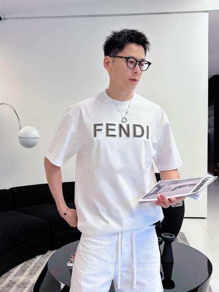 2026年3月29日入荷新作Fendi半袖Tシャツ春夏高品質...