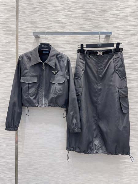 2026年4月4日入荷春夏新作Prada 上下高級品復刻 女性服 KL工場