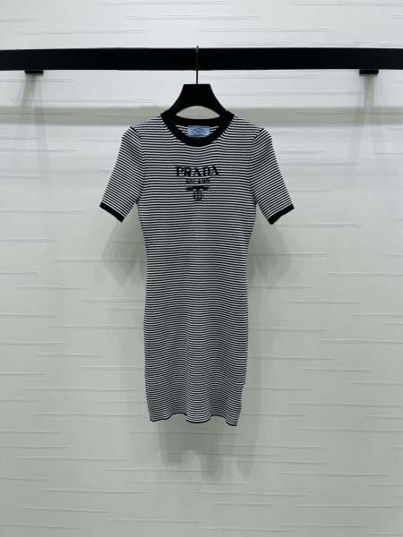 2026年4月4日入荷春夏新作Prada 高級品復刻 女性服 KL工場