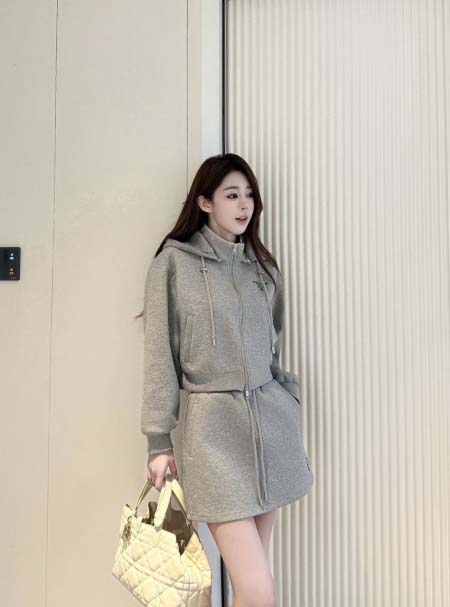 2026年4月4日入荷春夏新作Prada 高級品復刻 女性服 KL工場