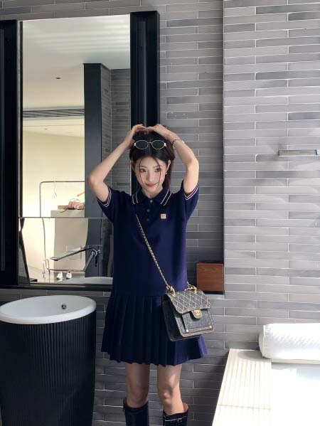 2026年4月9日入荷早春新作Miumiu女性用ファッション/誕生日プレゼント/贈り物 can工場