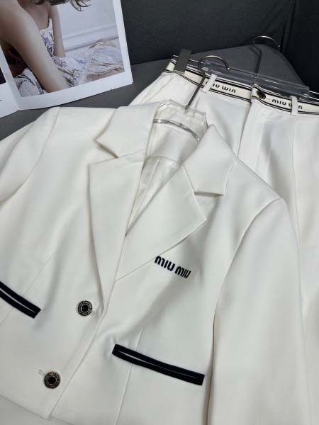 2026年4月9日入荷早春新作Miumiuセット女性用ファッション/誕生日プレゼント/贈り物 can工場