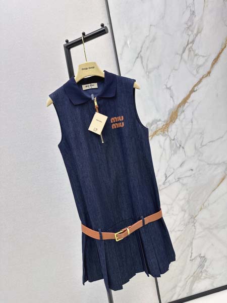 2026年4月9日入荷早春新作Miumiu女性用ファッション/誕生日プレゼント/贈り物 can工場