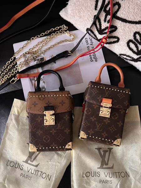 2026年4月10日入荷新作Louis VuittonIphoneケース全機種対応携帯ファッション/誕生日プレゼント/贈り物