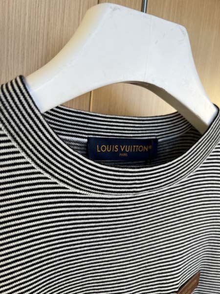 2026年4月22日新作Louis vuittonニットの半袖高品質/誕生日プレゼント/FF工場