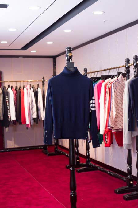 2026年4月1日入荷新作Thom Browneカーディガン...