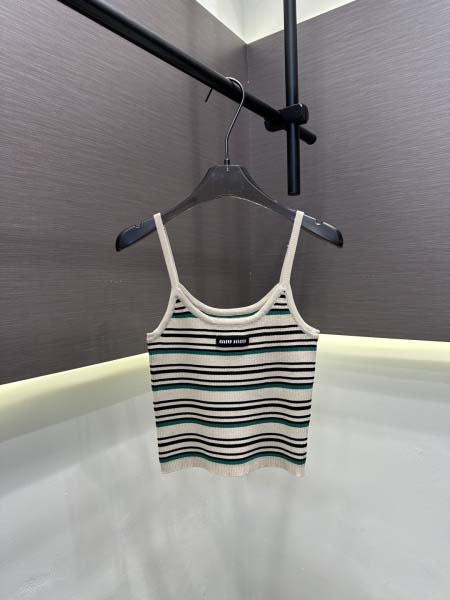 2026年4月9日入荷早春新作Miumiu女性用ファッション...