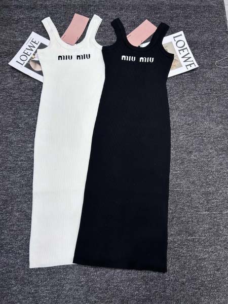 2026年4月9日入荷早春新作Miumiu女性用ファッション...