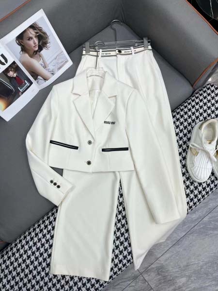 2026年4月9日入荷早春新作Miumiuセット女性用ファッ...