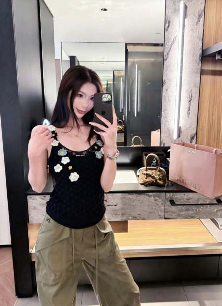 2026年4月9日入荷早春新作Miumiuニット タンクトッ...