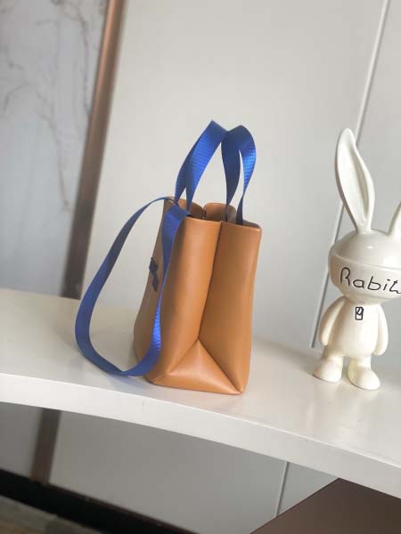 2026年5月11日入荷Louis Vuitton バッグM15237 M15239 26193  PHARREL and NIGO collection's    Shopper   Louis Vuitton  Maison Fond 