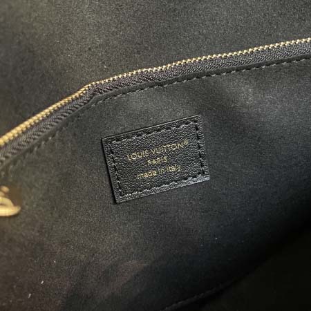 2026年5月11日入荷Louis Vuitton バッグM14526M28137Trunkie  Monogram   S-lock 27 x 16 x 8 高品質新作/誕生日プレゼント/XS工場