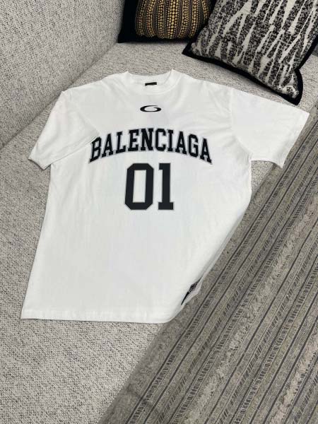 2026年5月7日入荷新作Balenciaga半袖 Tシャツ...