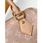 2026年5月11日入荷Louis Vuitton バッグ20 Bandouli re  Meowgram   Vogue  LV Travels With Grace Coddington   M15151   13.5 x 12 x 2