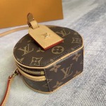 2026年5月11日入荷Louis Vuitton バッグM44699   Mini Bote Chapeau  Monogram   Malletage  13.0 x 12.0 x 6.5 Monogram 高品質新作/誕生日プレゼント