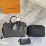 2026年5月11日入荷Louis Vuitton バッグM13904  Monogram   Pharrell Williams    22 x 18 x 32 高品質新作/誕生日プレゼント/XS工場