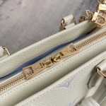 2026年5月11日入荷Louis Vuitton バッグM27577  OnTheGo  Monogram Emeinte  Giant Monogram 25.0 x 13.0 x 10.0  高品質新作/誕生日プレゼント/XS工場