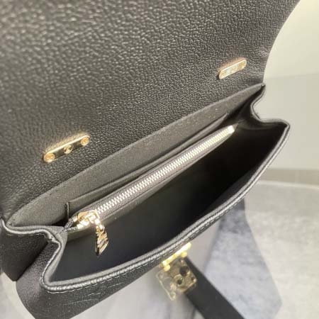 2026年7月19日入荷Louis VuittonM45978 Madeleine BB  Monogram Empreinte  Monogram  S-lock  Pochette Mtis  高品質新作/誕生日プレゼント/XS工場
