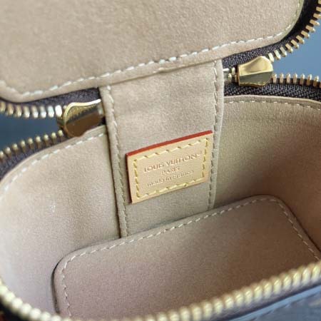 2026年7月19日入荷Louis VuittonM03772   MICRO VANITY   Micro Vanity  Vanity  Monogram C     高品質新作/誕生日プレゼント/XS工場
