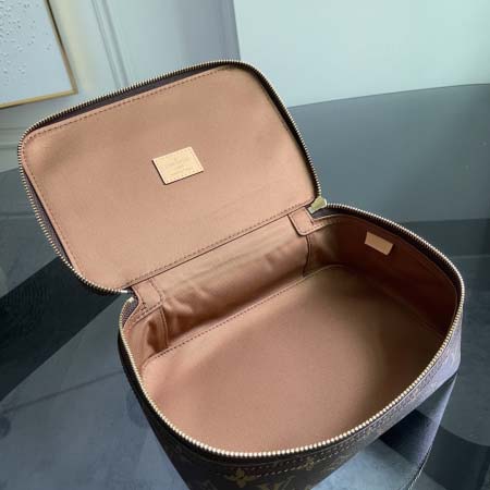2026年7月19日入荷Louis VuittonM43690 43689 43688    Monogram  35.019.09.0  22.514.08.5   高品質新作/誕生日プレゼント/XS工場
