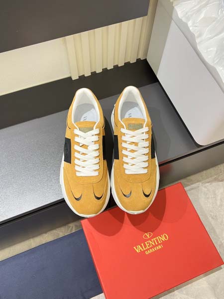 2026年7月16日入荷新品VALENTINOカジュアルシュ...