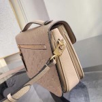 2026年7月19日入荷Louis VuittonM44881Pochette Mtis  Monogram Empreinte S-lock  高品質新作/誕生日プレゼント/XS工場