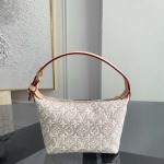 2026年7月19日入荷Louis VuittonM29879 mini moon  mini moon  monogram emreinte   cire  高品質新作/誕生日プレゼント/XS工場