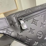 2026年7月19日入荷Louis VuittonM46036  Discovery  Monogram Shadow     44 x 15 x 9    ( x  高品質新作/誕生日プレゼント/XS工場