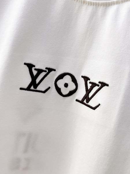2026年8月18日入荷新作Louis Vuitton半袖 tシャツ高品質★ファッション/誕生日プレゼント/贈り物/DM工場