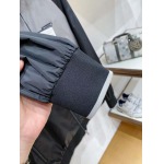 2026年8月7日入荷秋冬新作Pradaジャケット高級品/LD工場