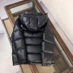 2026年9月10日秋冬新作Pradaダウンジャケット高品質人気の商品