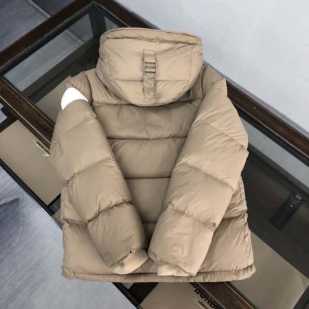 2026年9月17日秋冬新作Burberryダウンジャケット...