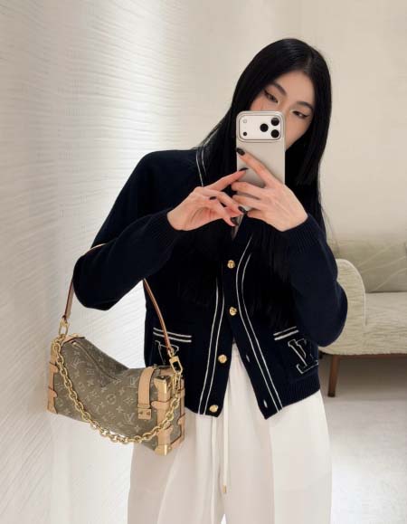 2026年10月8日入荷秋冬新作Louis Vuitton ニットカーディガン  女性用ファッション/誕生日プレゼント/贈り物 can工場