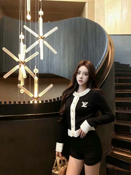 2026年10月8日入荷秋冬新作Louis Vuitton ニットカーディガン  女性用ファッション/誕生日プレゼント/贈り物 can工場