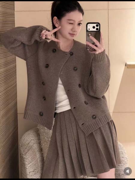 2026年10月8日入荷秋冬新作Louis Vuitton ニットカーディガン  女性用ファッション/誕生日プレゼント/贈り物 can工場