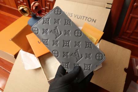 2026年10月15日新作高品質Louis Vuitton 財布BRAZZA M81335 Monogram Shadow，Brazza /LH工場
