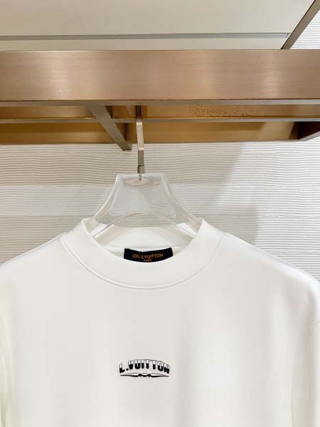 2026年10月26日入荷秋冬新作Louis Vuitton長袖Tシャツ高級品超厳選★入手困難/誕生日プレゼント/LD工場