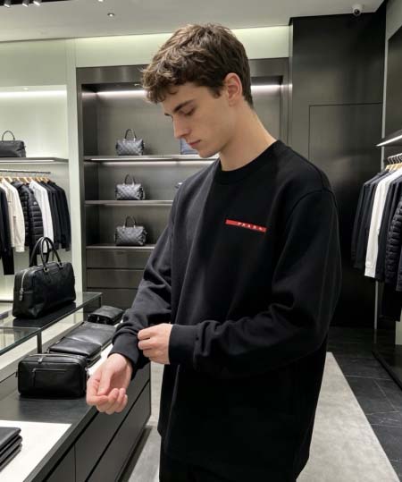 2026年10月26日入荷秋冬新作Prada長袖Tシャツ高級品超厳選★入手困難/誕生日プレゼント/LD工場