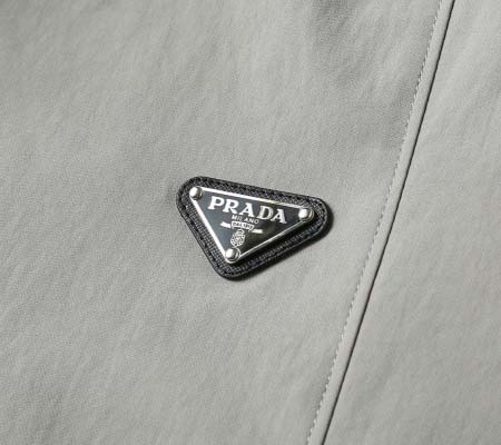 2026年10月28日入荷秋冬新作Pradaジャケット高級品/誕生日プレゼント/KD工場