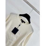 2026年10月8日入荷秋冬新作Louis Vuittonニットの上着女性用ファッション/誕生日プレゼント/贈り物 can工場