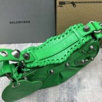 原版復刻人気新作 バレンシアガバッグ26X16X10CM C+工場★超厳選★入手困難な
